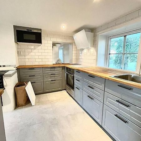 Eget Hus Med Bra Laege Och Toppstandard Linkoping Bagian luar foto